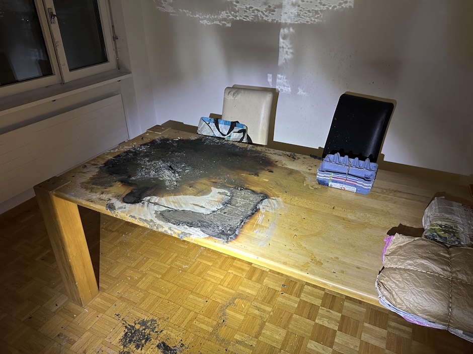 Brand auf K&uuml;chentisch